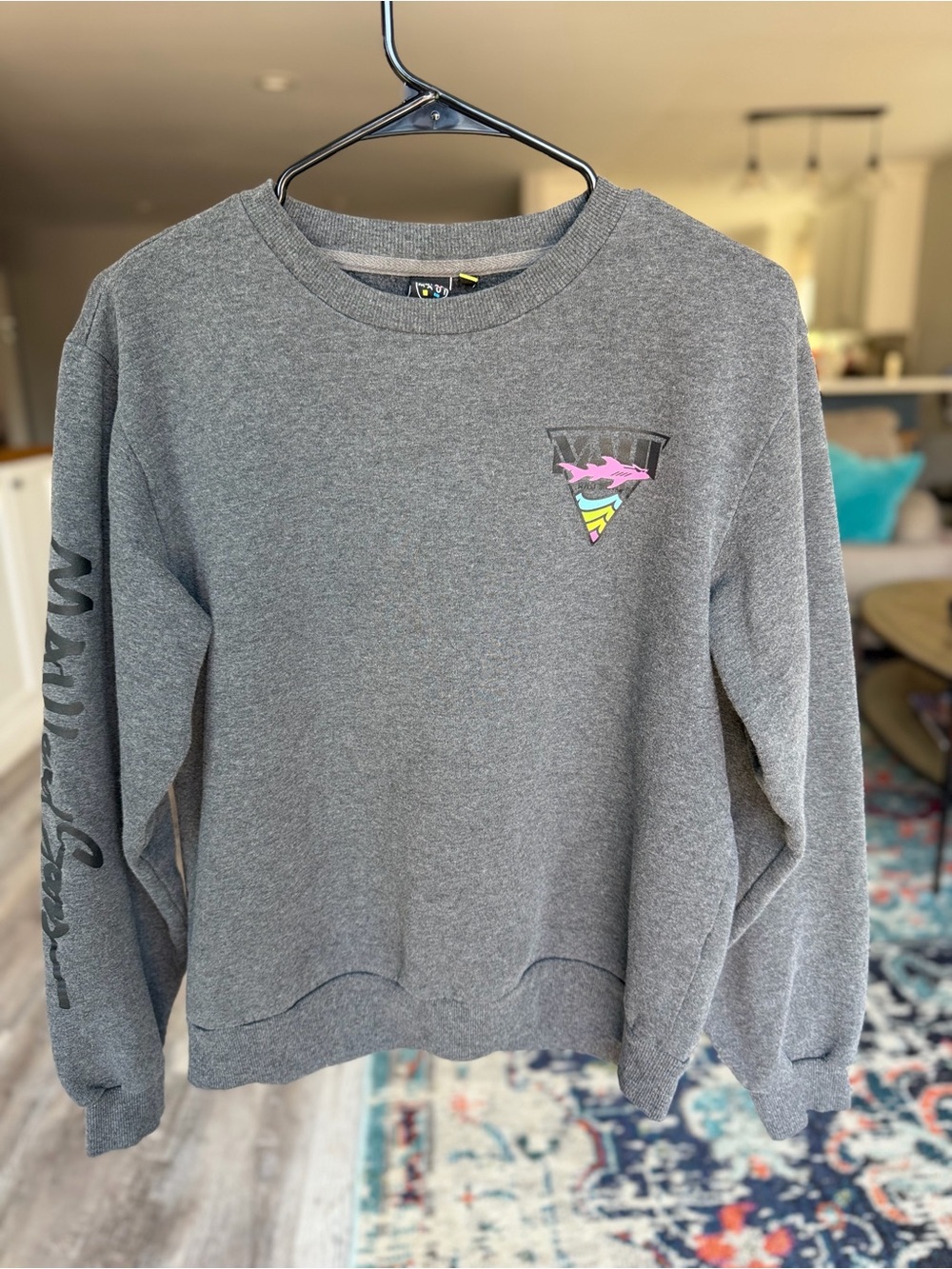 🦈 Maui & Sons Shark Graphic unisex Sweatshirt size M